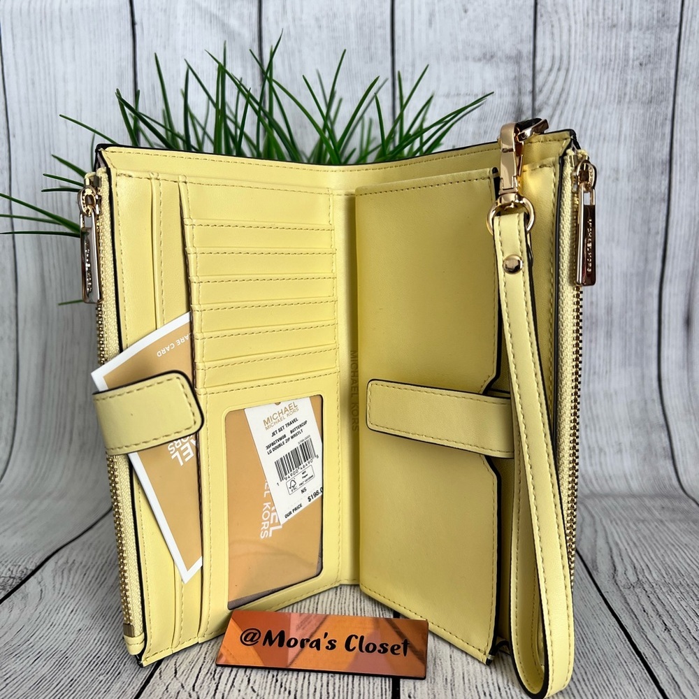 Michael Kors Wallet - Picture 5 of 9